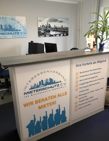 Empfangsbereich der Geschäftsstelle Frankfurt des Interessenverbands Mieterschutz e.V.